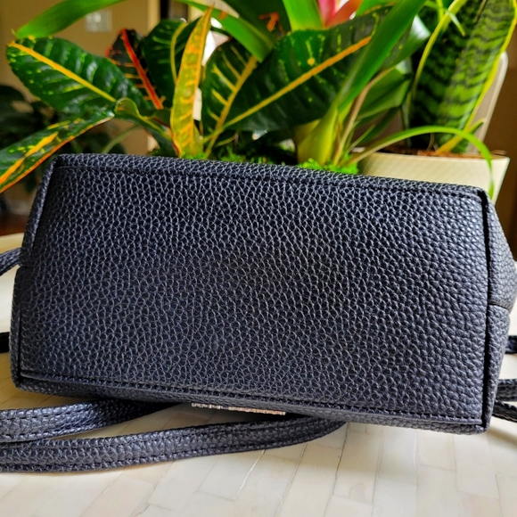 KENNETH COLE REACTION  Crossbody Handbag Black Vegan Pebbled Leather - Picture 9 of 12